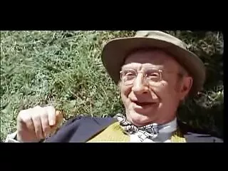 پسر خوش تیپ یک خاله فانتزی می خورد و روی دانلود جدید فیلم سکسی معده اش cums می کند