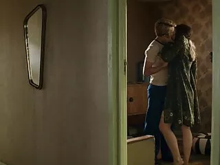 روسپیان روس از یک مرد برای اهداف خاص خود استفاده می فیلمهای سکسی کم حجم کنند