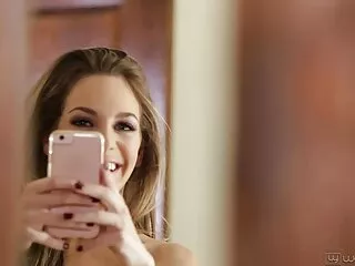 این مهمانی به سرعت در یک عیاشی رخ دانلود تصاویر سک30 داد